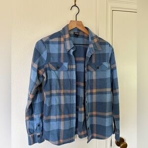 Patagonia Women's Long-Sleeved Organic Cotton Midweight Fjord Flannel Shirt